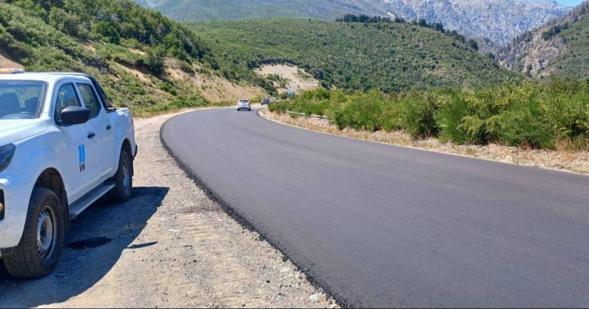 Trabajos de bacheo y conservación en Ruta Nacional N°40 entre El Bolsón ...