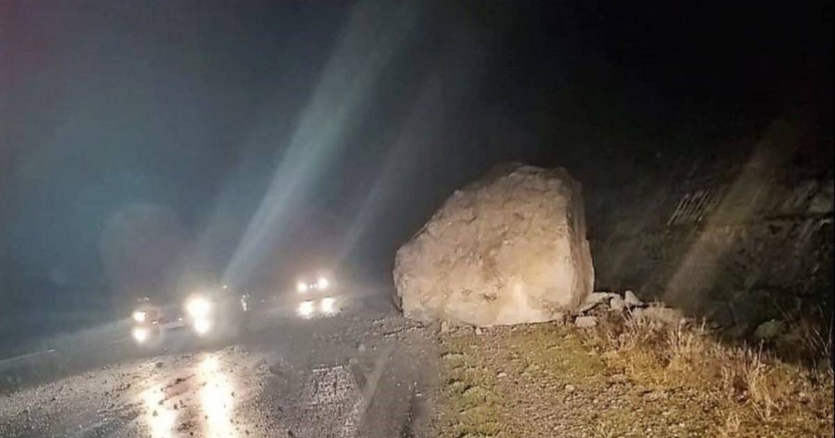 Corte de la Ruta 40 entre Epuyén y El Hoyo por la caída de una piedra ...