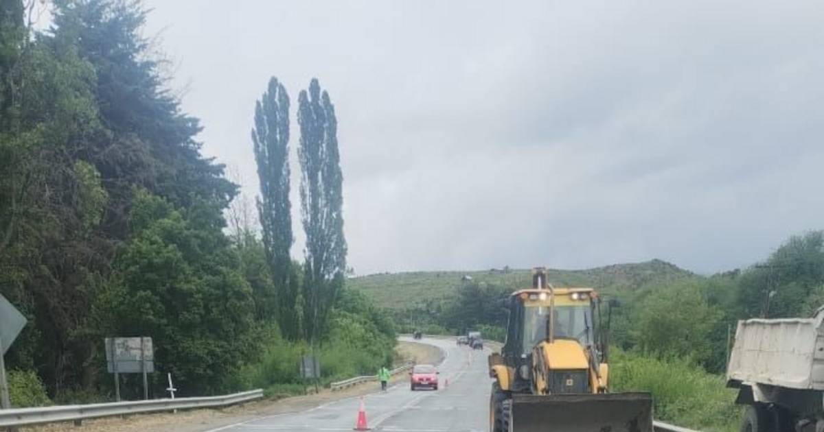 Trabajos de desmalezamiento y mantenimiento en Ruta 40 de El Hoyo ...